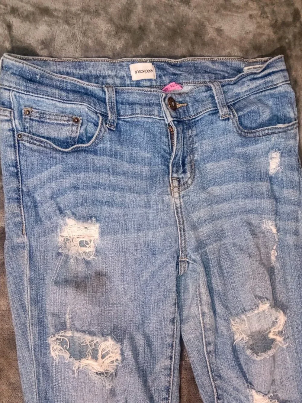 Size 5 Distressed Boyfriend Skinny Jeans By Sneakpeek